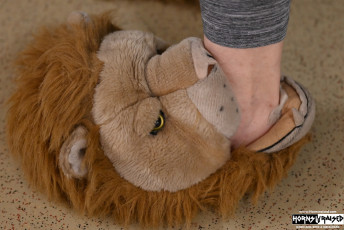 Tiger slipper